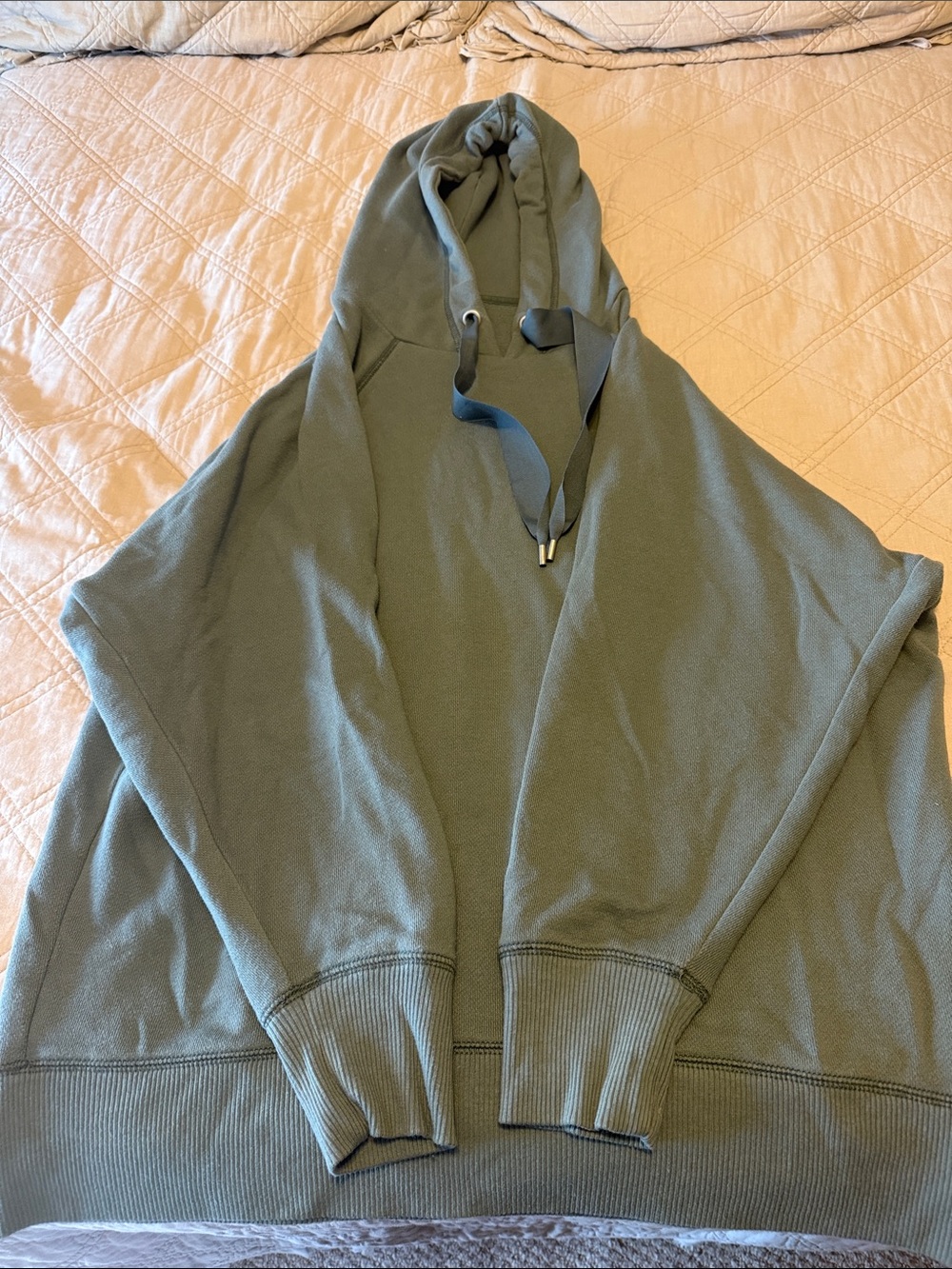 Aerie women's Olive Green Hooded Sweatshirt size medium